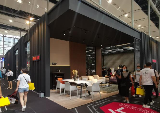 該如何設(shè)計(jì)搭建大型展臺?如何設(shè)計(jì)搭建一個小展臺?