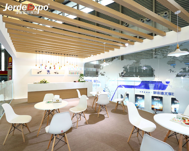 展會搭建公司要如何協(xié)助參展商搭配展臺 才能收獲參展者的芳心?